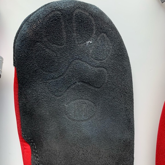 4 Red (Medium) Pawsh Dog Paw Protectors - Picture 3 of 4